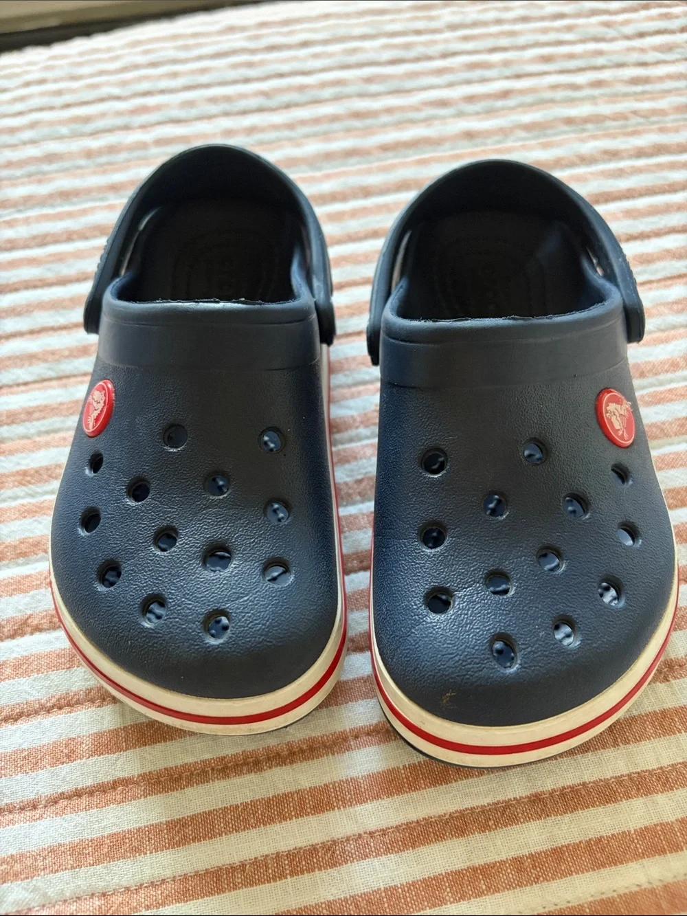 Kids Navy Blue crocs with Red Trim - toddler 11 ( c11) like new - Picture 1 of 6